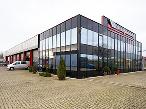 De Jong Automotive in Coevorden, vlakbij Emmen